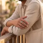 Anel para homem em aço inoxidável prateado, modelo Manhattan