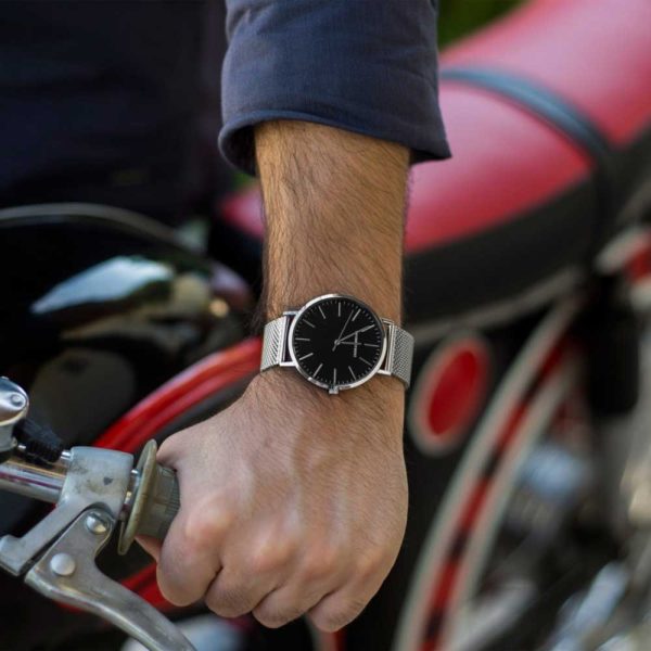 Relógio Homem classic Niobrara em aço inoxidável com mostrador preto. Garantia de três anos em toda a coleção de relógios para homem.