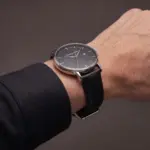 Relógio Pearl para homem com bracelete em pele preta