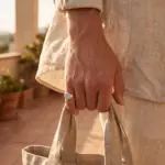 Anel Clifton em aço inoxidável para homem na cor prateada e com acabamento escovado