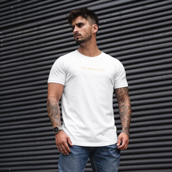T-shirt Branca para homem em algodão premium da marca Twobrothers - T-shirt com detalhes bordados em Dourado - T-shirt Safford.jpg