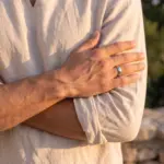 Aliança Albany clássica para homem em aço inoxidável