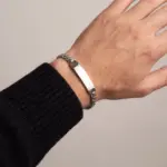 Pulseira para homem em aço inoxidável 316L, cor prateado e com placa para personalização, modelo Stockton