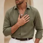 Colar para homem prateado em aço inoxidável 316L com malha tradicional portuguesa e pendente dorset compass