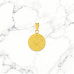 Pendente Medalha balança da justiça Dourada, em aço inoxidável para colares.