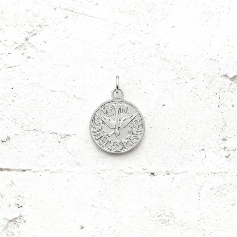 Pendente Medalha Espirito Santo Prateada, em aço inoxidável para colares.