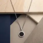 Colar para homem em aço inoxidável prateado modelo key west