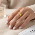 anel lina em dourado para mulher em aço inoxidavel