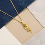 Colar Dourado Portland Gold, em aço inoxidável antialérgico, para homem com pendente em forma de rosa da marca Twobrothers.
