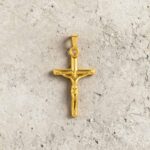 Pendente para homem em aço dourado jesus cristo.