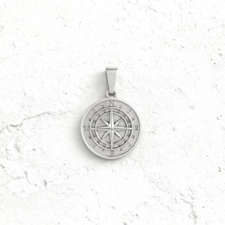 Pendente em forma de bússola para colares masculinos.