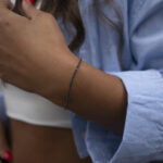 Pulseira Mulher Brilhantes Azuis Dourada
