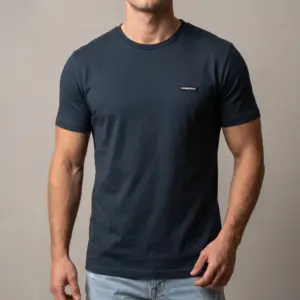 T-shirt Detroit Navy, para Homem, em algodão de qualidade e conforto superior.