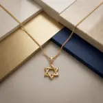 Colar para homem em aço inoxidável dourado com pendente estrela davi