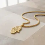 Colar Homem Corrente Dourada Mão de Fátima - Image 3