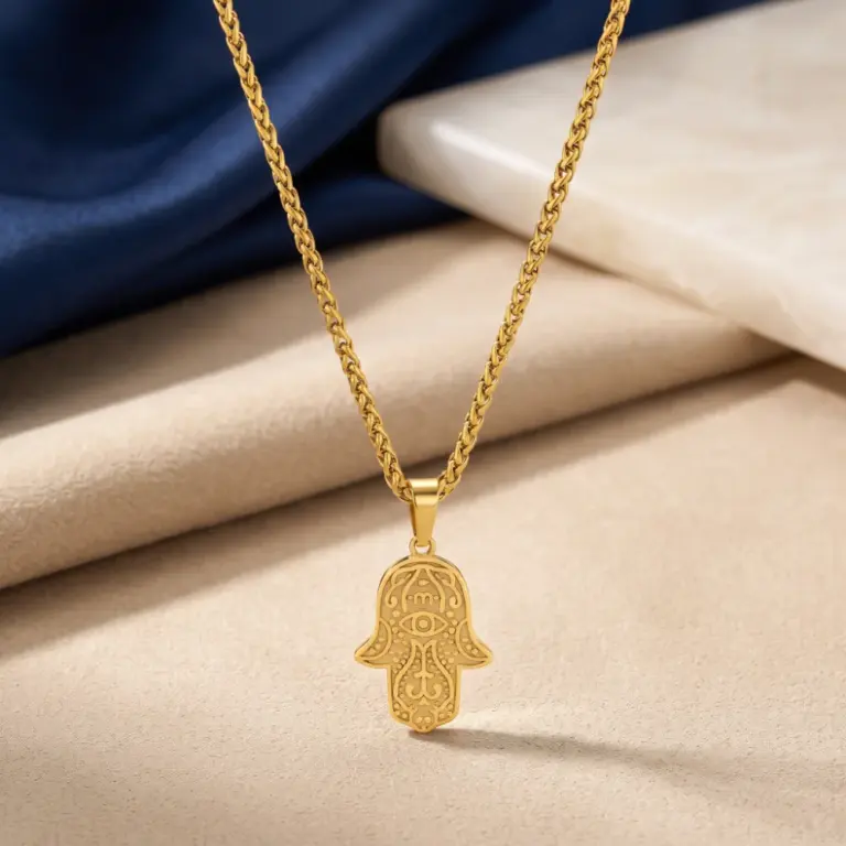 Colar para homem dourado em aço inoxidável 316L com pendente mão de fátima