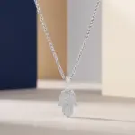 Colar Homem Corrente Prateada Mão de Fátima - Image 3