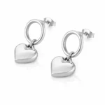 brincos para mulher em aço inoxidável prateados com coração.