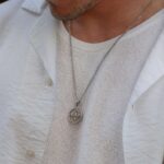 Colar homem prateado com pendente medalha redondo pomba Freedom aço inoxidável