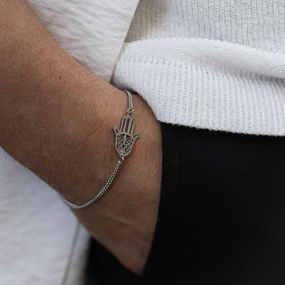 Pulseira-homem-prateada-mao-de-fatima Pulseira para Homem Prateada com mão de Fátima em aço inoxidável.