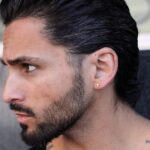 Brinco homem stud em forma de cruz pequena dourada aço inoxidável