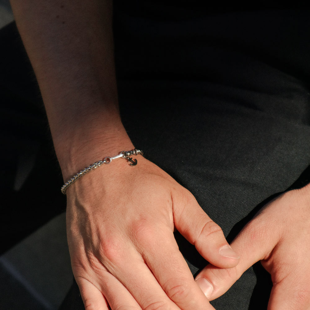 pulseira-homem-prateada-pendente-ancora-aco Pulseira homem prateada de malha com pendente âncora em aço inoxidável