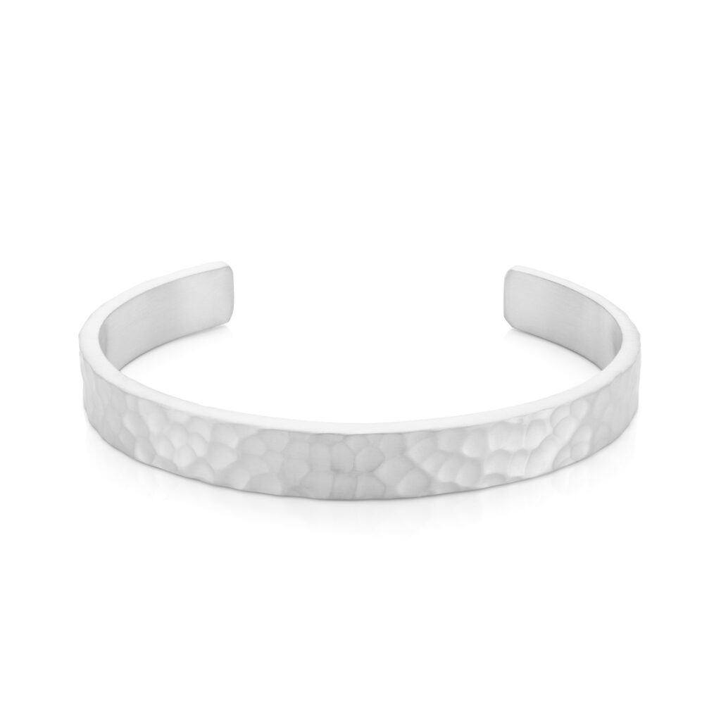 Pulseira para home estilo escrava Rockland, em aço inoxidável prateado, da marca Twobrothers em Portugal, com detalhes e de tamanho único ajustável a todos os pulsos.