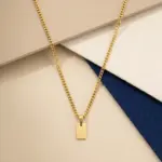 colar para homem em aço inoxidavel com medalha com inicial