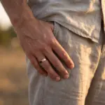 Anel para homem bicolor, em aço inoxidavel prateado e rosa dourado modelo Iowa