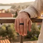 Anel Layton em aço inoxidável para homem na cor preto