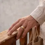 Anel bicolor para homem em aço inoxidável prateado e dourado, modelo Miami