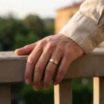 Anel bicolor para homem em aço inoxidável prateado e dourado, modelo Miami