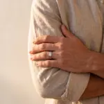 Anel para homem em aço inoxidável prateado, modelo Yukon